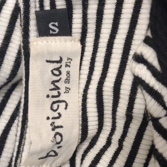 💜5/$25💜 Size Small - Picture 5 of 6